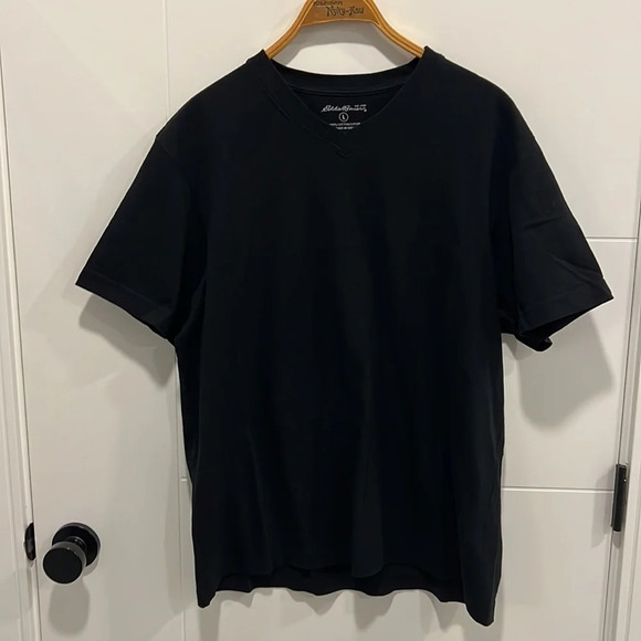 Eddie Bauer classic v-neck short sleeve shirt size large - Picture 4 of 11